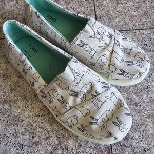 Tom's shoes